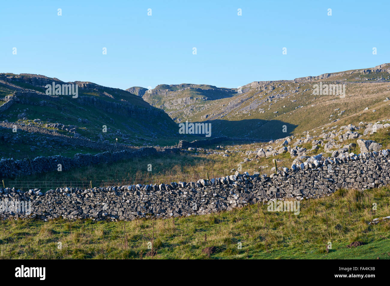 Kalkstein-Landschaft in der Nähe von Malham Cove in den Yorkshire Dales, England, UK Stockfoto