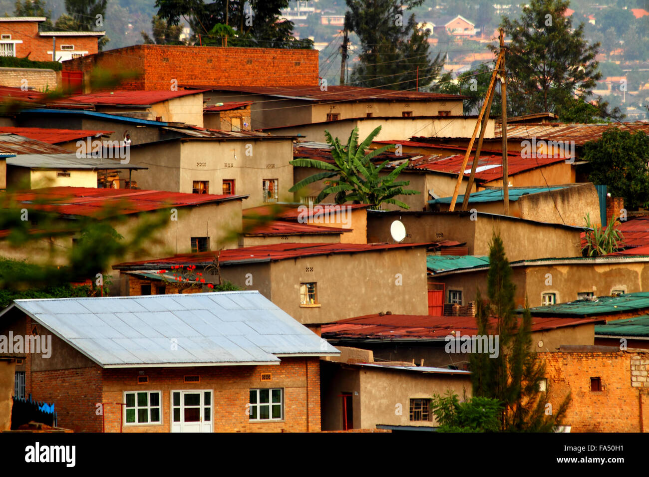 Bunte Hang Häuser in Kigali, Ruanda Stockfoto