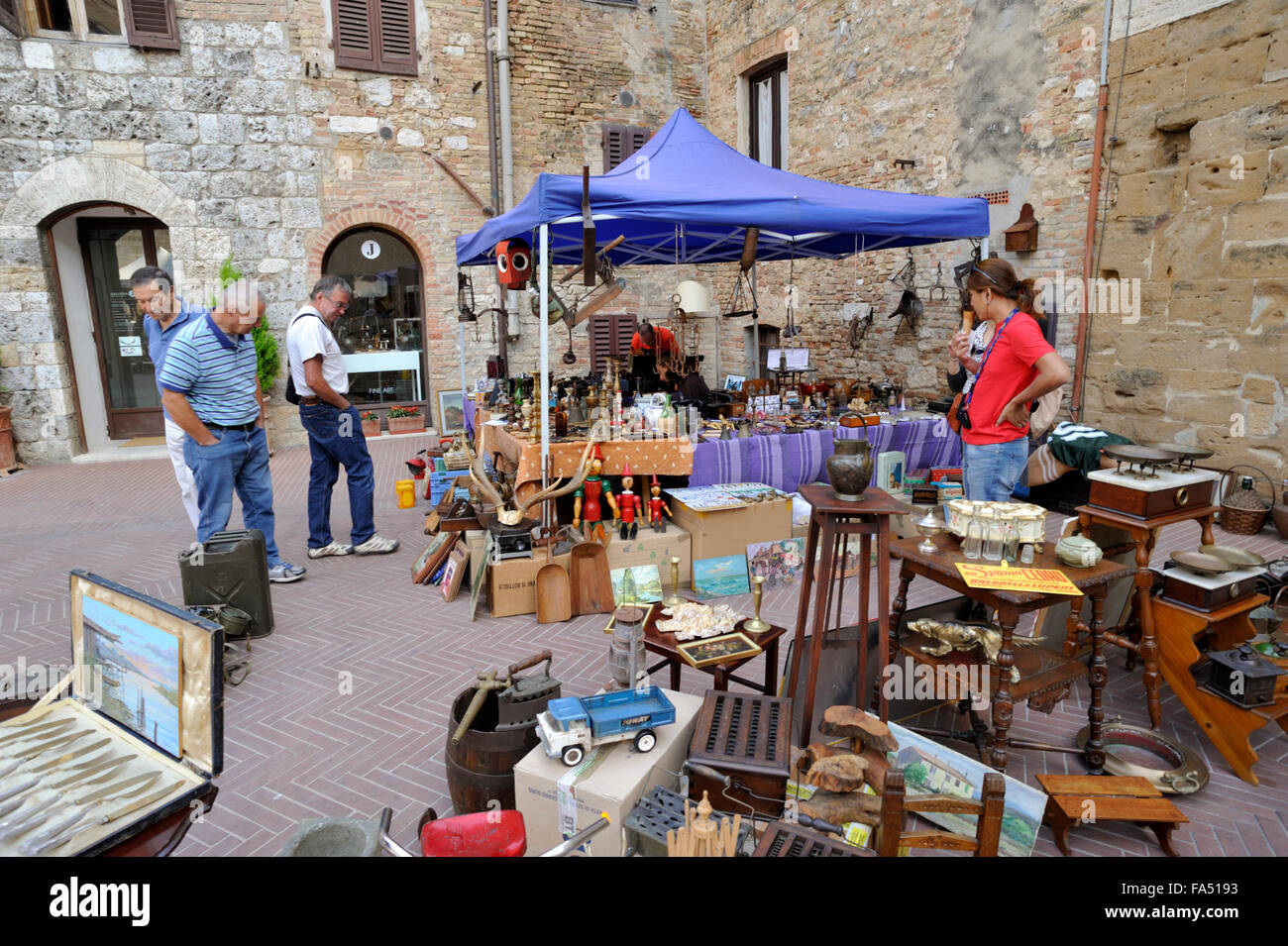 Flohmarkt, San Gimignano, Toskana, Italien Stockfoto