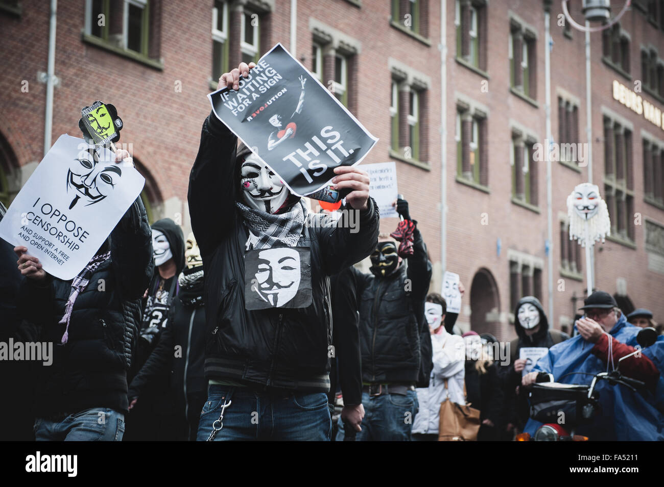 Amsterdam, Niederlande. 5 Nov, 2015. Anonyme inspirierte Aktivisten sind unter den Straßen. Credit: Romy Arroyo Fernandez/Alamy leben Nachrichten Stockfoto