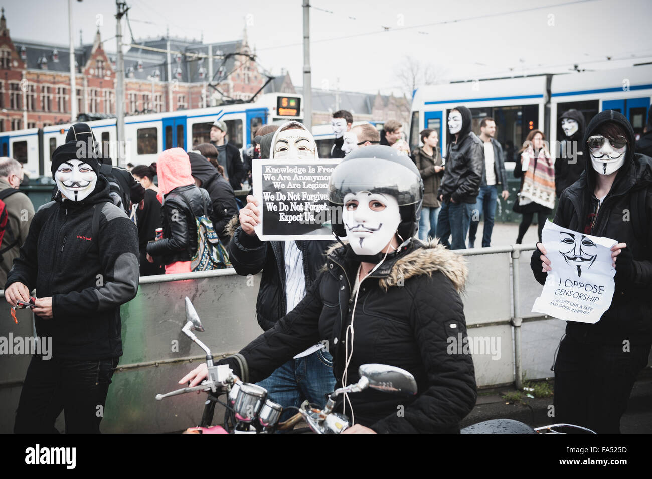 Amsterdam, Niederlande. 5 Nov, 2015. Anonyme inspirierte Aktivisten sind unter den Straßen. Credit: Romy Arroyo Fernandez/Alamy leben Nachrichten Stockfoto