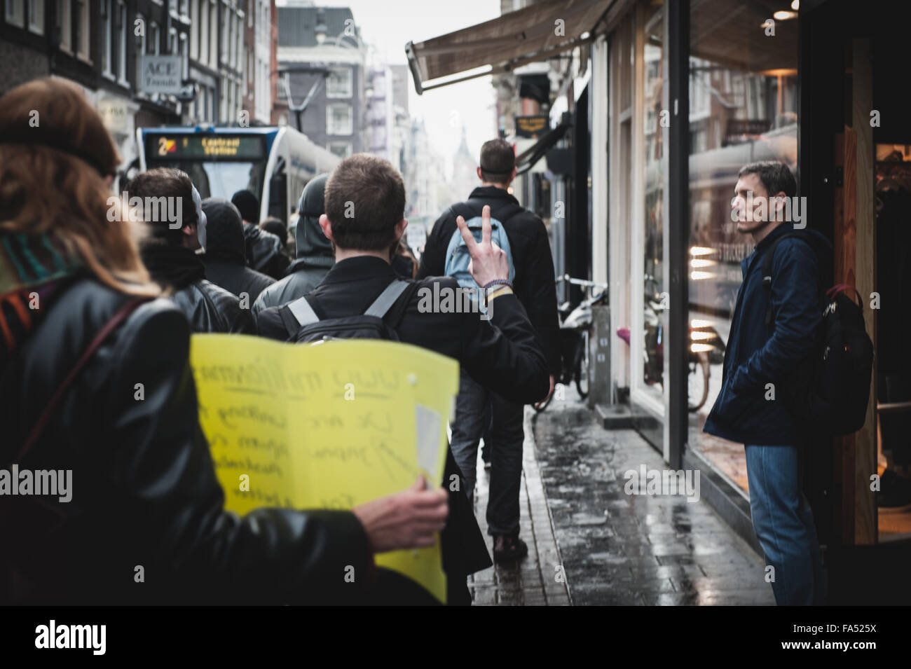 Amsterdam, Niederlande. 5 Nov, 2015. Anonyme inspirierte Aktivisten sind unter den Straßen. Credit: Romy Arroyo Fernandez/Alamy leben Nachrichten Stockfoto