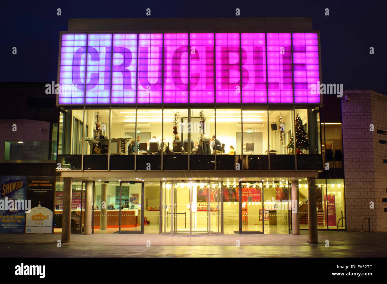 Crucible Theatre in Sheffield Stadtzentrum, South Yorkshire, England UK - Nacht, Winter, 2015 Stockfoto