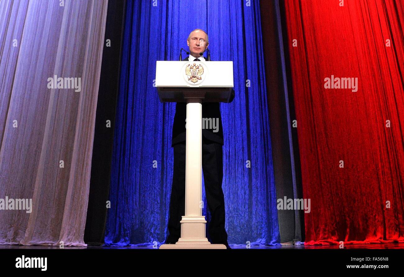 Der russische Präsident Vladimir Putin spricht federal Security Service-Mitglieder bei einem Galaempfang Kennzeichnung Sicherheit Leiharbeitnehmer Tag im Kreml 19. Dezember 2015 in Moskau, Russland. Stockfoto