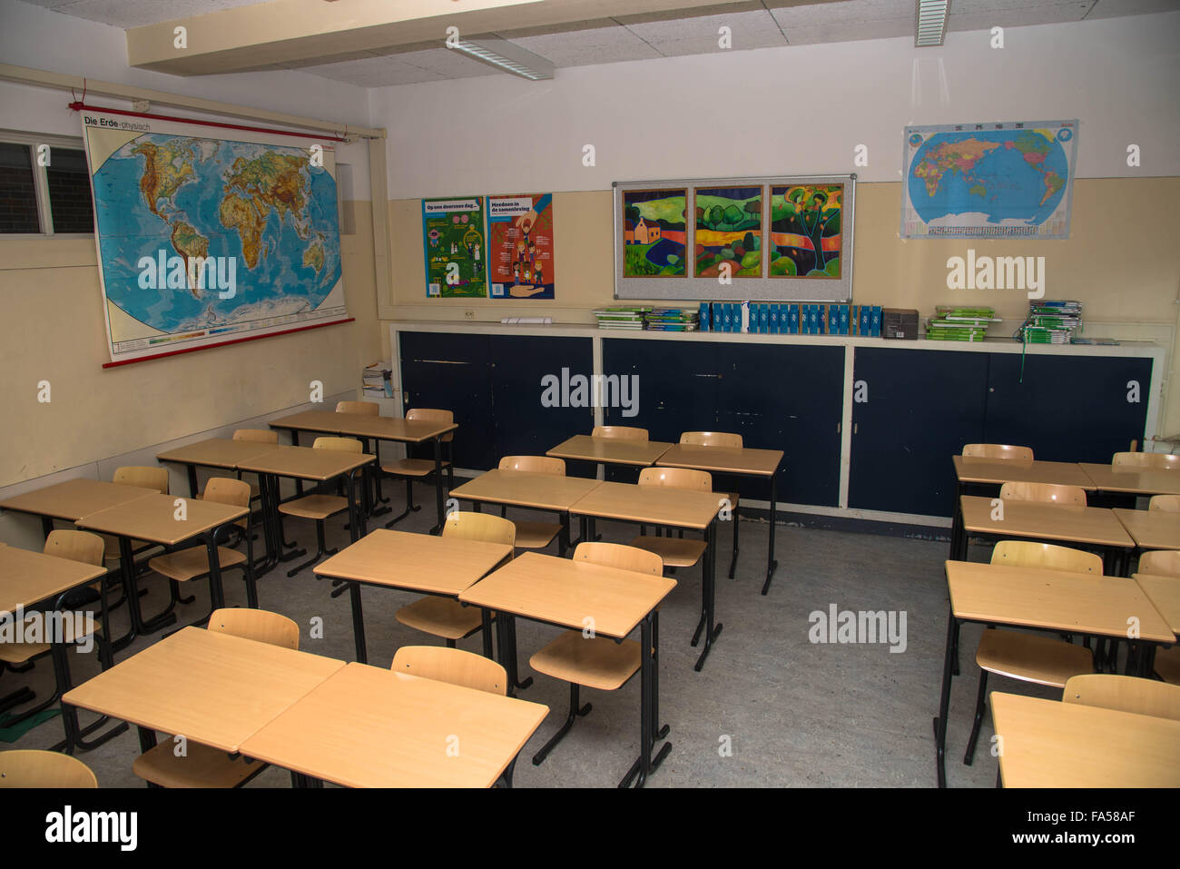 leere Geographie Klassenzimmer am Gymnasium in holland Stockfoto