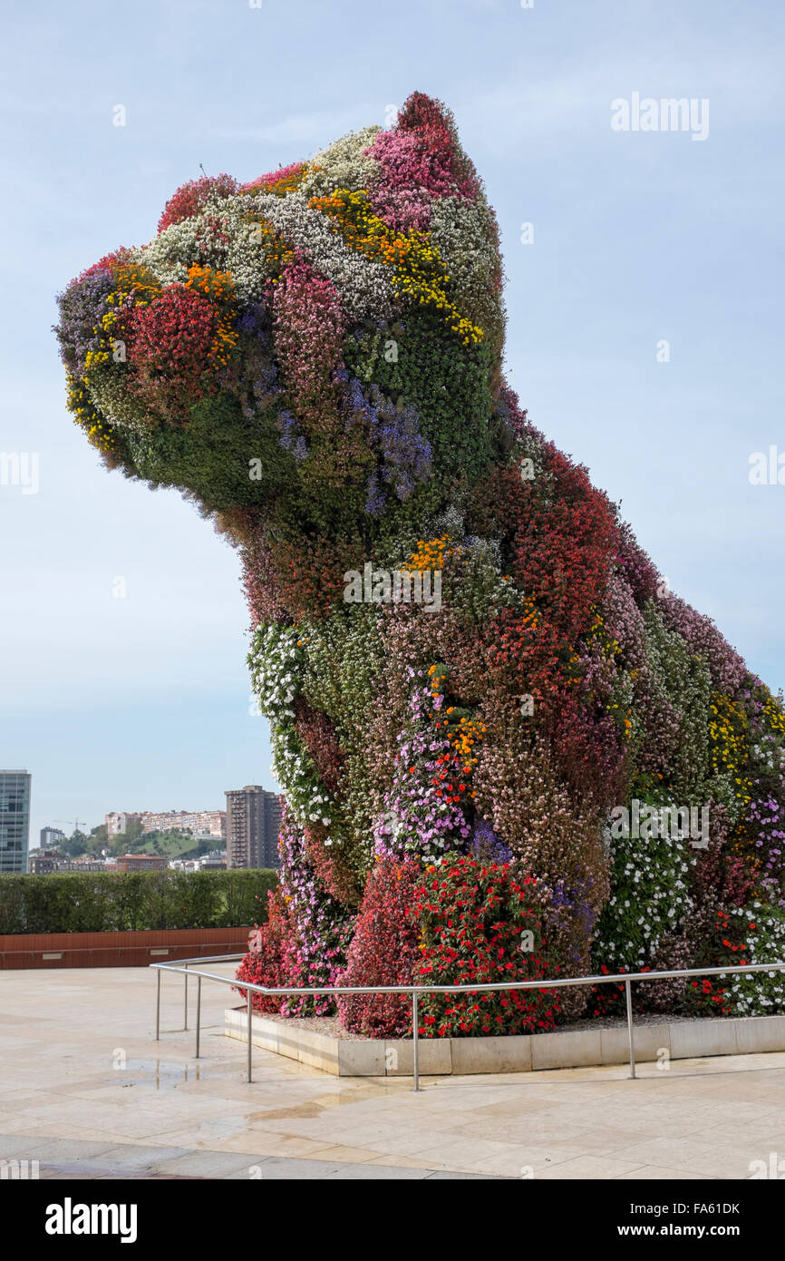 Welpe floralen Skulpturen von Jeff Koons außerhalb Guggenheim-Museum Bilbao Stockfoto