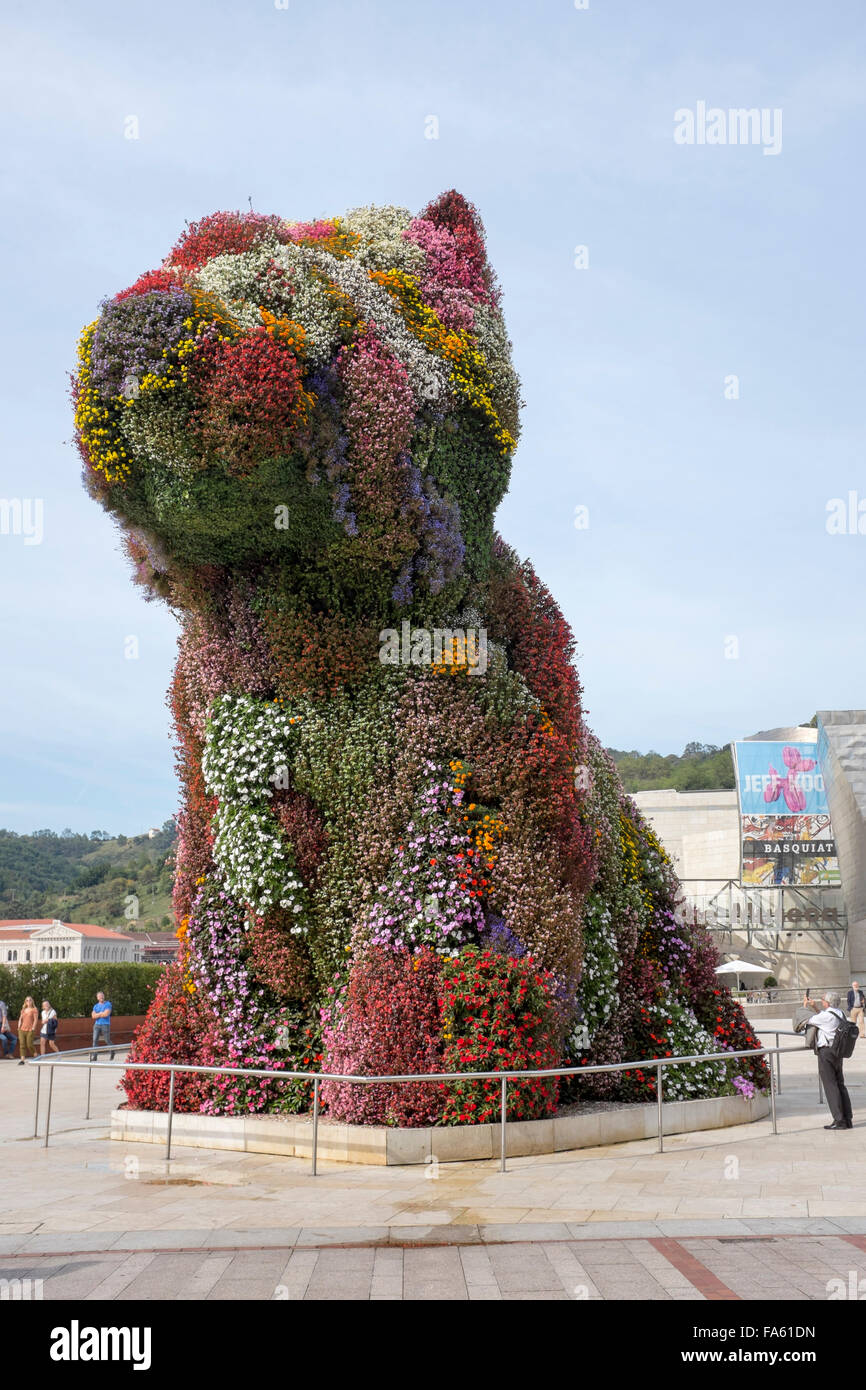 Welpe floralen Skulpturen von Jeff Koons außerhalb Guggenheim-Museum Bilbao Stockfoto