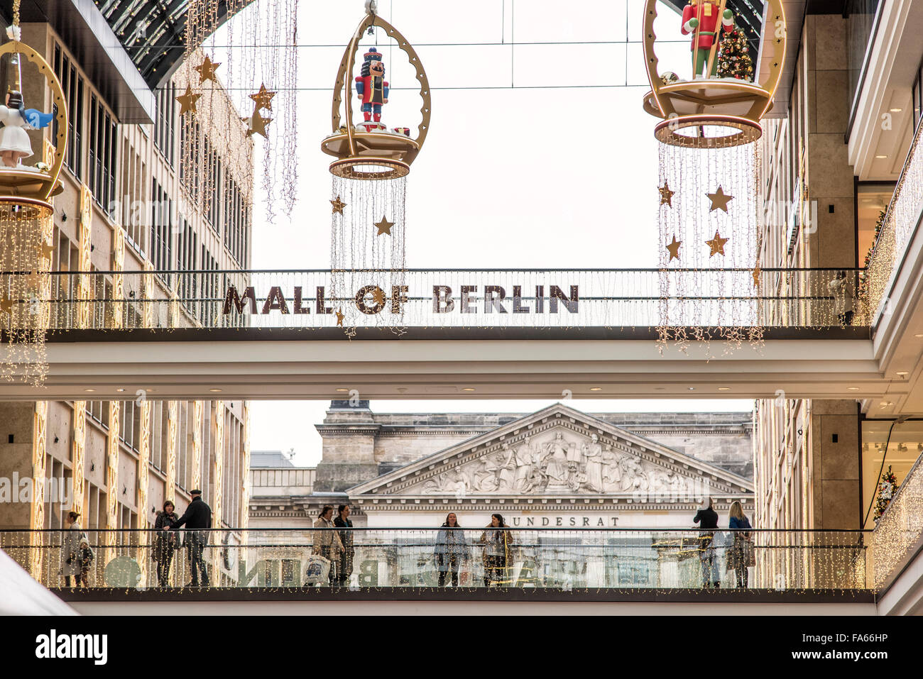 Einkaufszentrum von Berlin zu Weihnachten Bundersat Deutschland Stockfoto