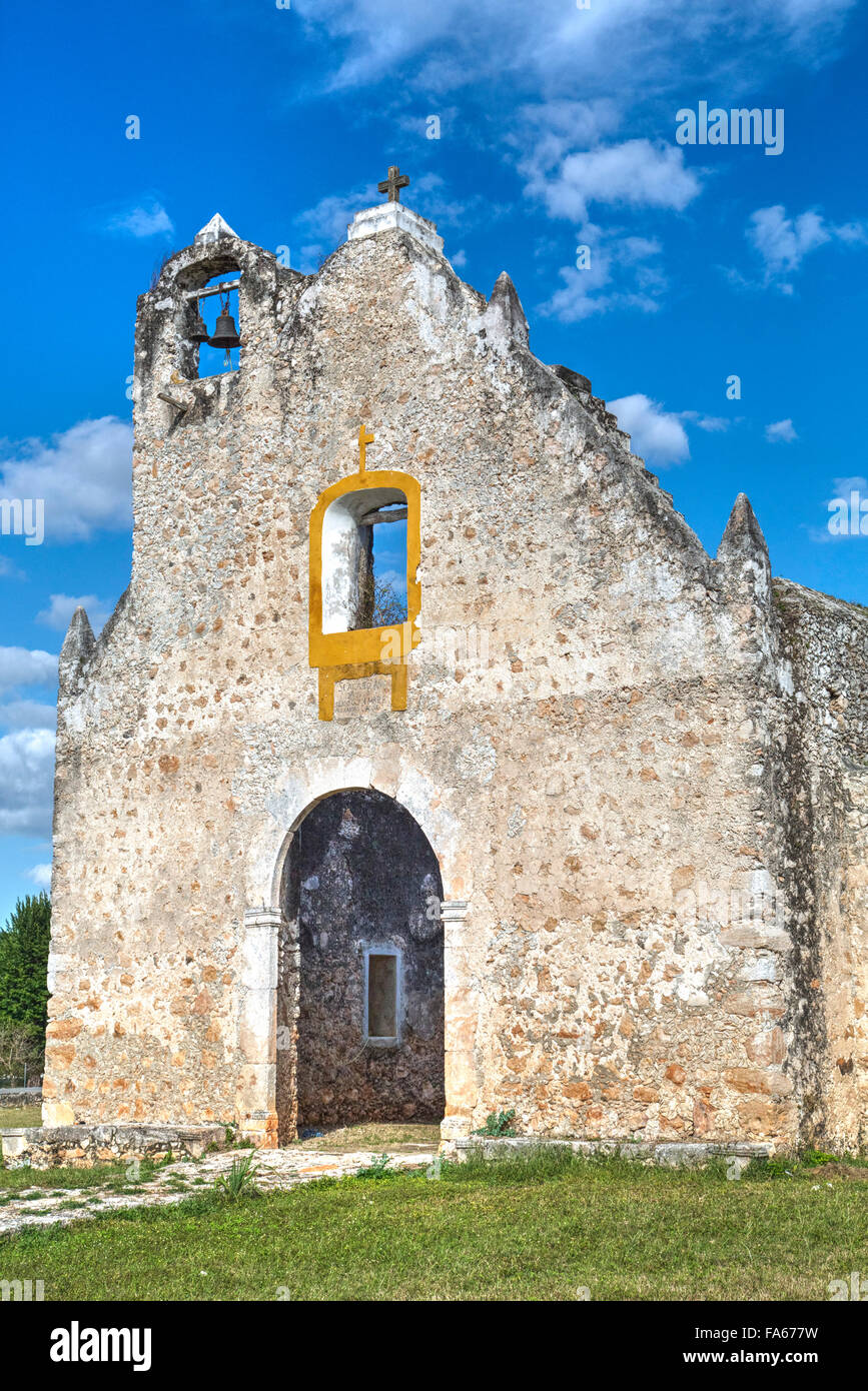 Die zerstörte Kirche Pixila, abgeschlossen im Jahre 1797, Cuauhtémoc, Yucation, Mexiko Stockfoto