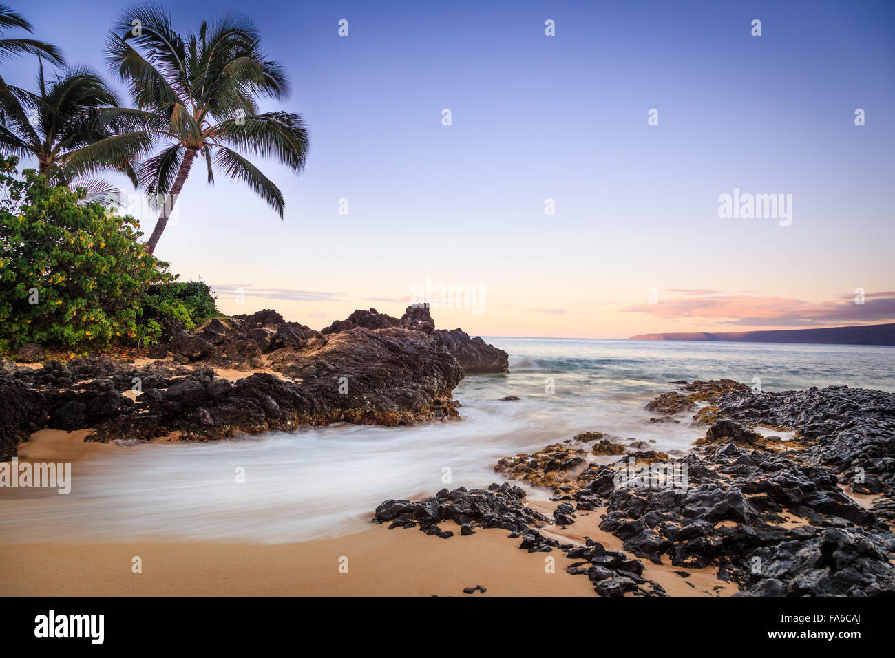 Tropischer Strand, Makena Cove, Maui, Hawaii, Vereinigte Staaten Stockfoto