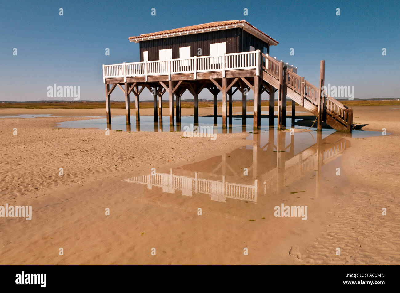 Hölzerne Baden Hütte auf Stelzen am Strand, La Teste-de-Buch, Arachon, Frankreich Stockfoto