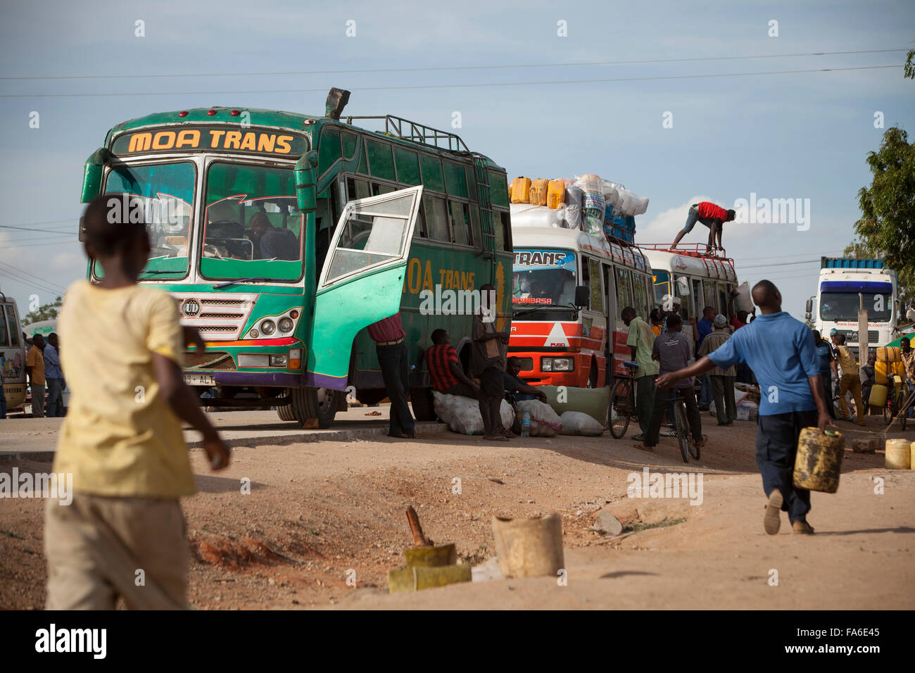 Kenia - Tansania Grenzverkehr an Horo Horo - nordöstlichen Tansania, E. Afrika Stockfoto