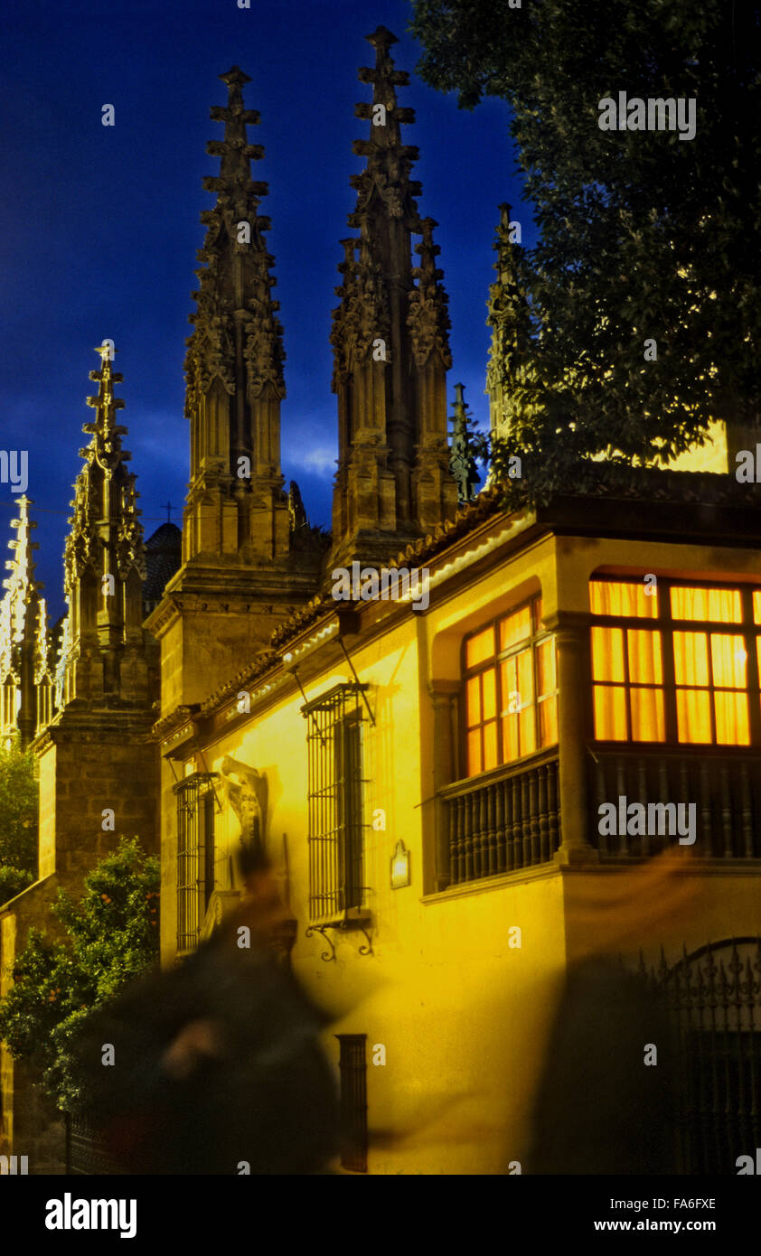 Zinnen der Capilla Real oder der königlichen Kapelle in Oficios Straße. Granada. Andalusien, Spanien Stockfoto