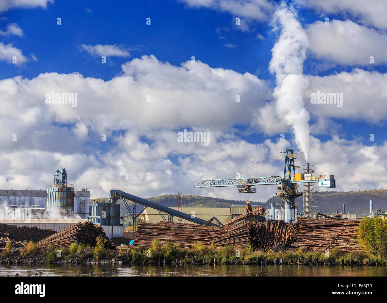 Zellstoff- und Papierfabrik, Thunder Bay, Ontario, Kanada. Stockfoto