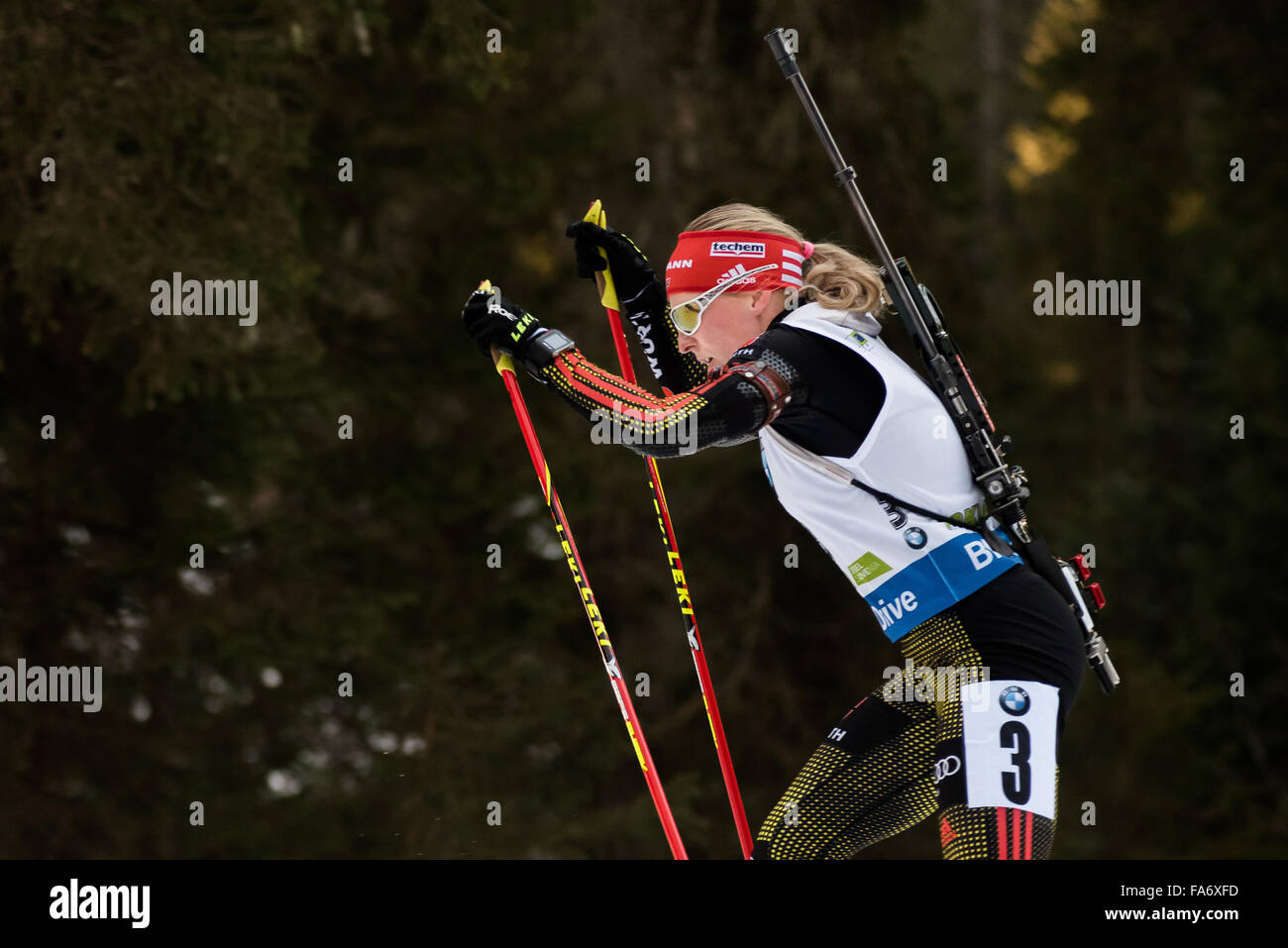 Pokljuka, Slowenien. 20. Dezember 2015. Franziska Hildebrand aus Deutschland auf dem Platz während Frauen 12, 5km Massenstart beim Biathlon-Weltcup-Rennen. © Rok Rakun/Pacific Press/Alamy Live-Nachrichten Stockfoto