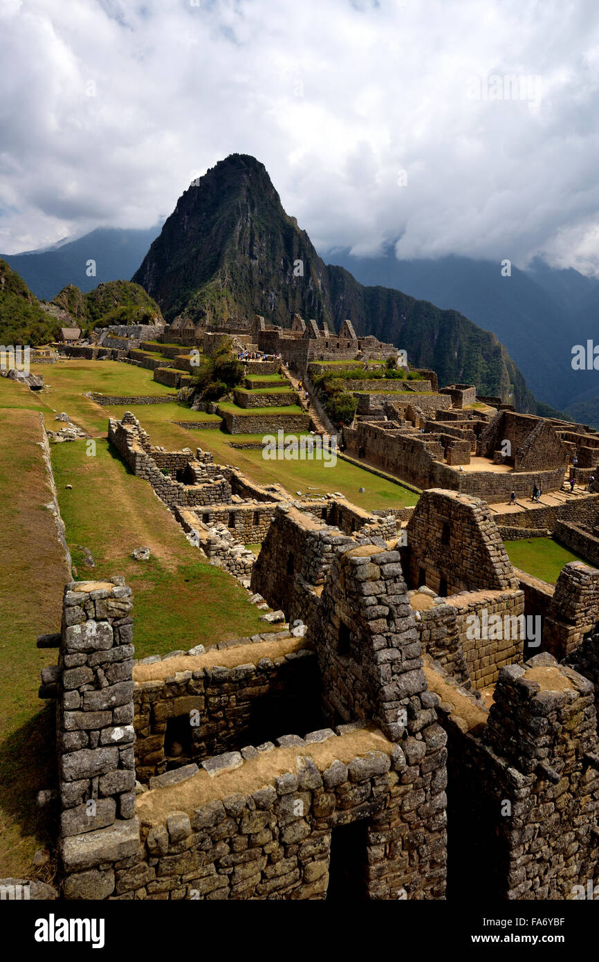 Ruinen, Inka-Stadt Machu Picchu, Huayna Picchu Berg hinter, UNESCO-Weltkulturerbe, Urubamba, Provinz Cusco, Peru Stockfoto