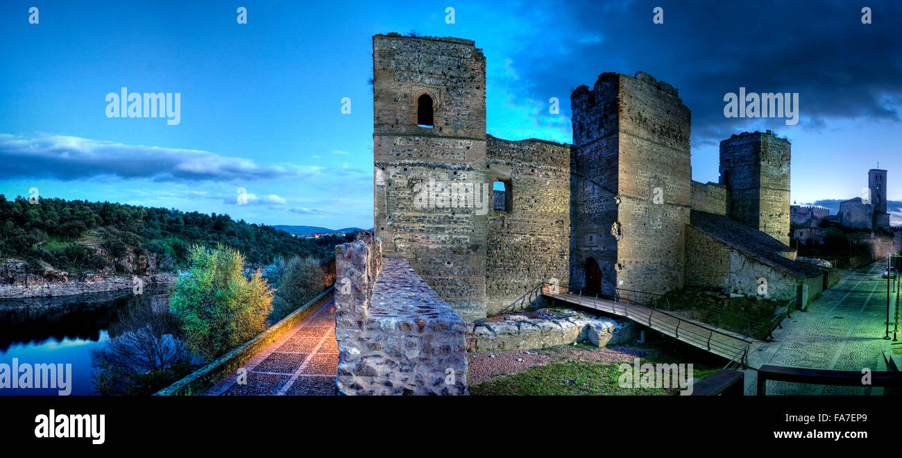 Schloss Gothic Mudejar (XV. Jahrhundert), Buitrago de Lozoya. Madrid Provinz. Spanien Stockfoto