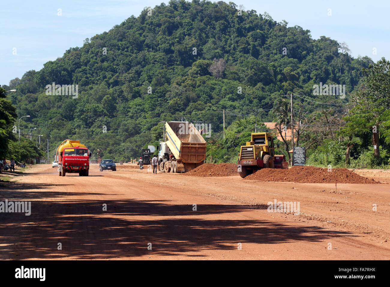 KEP-Kambodscha-Straße Bauarbeiten LKW Stockfoto