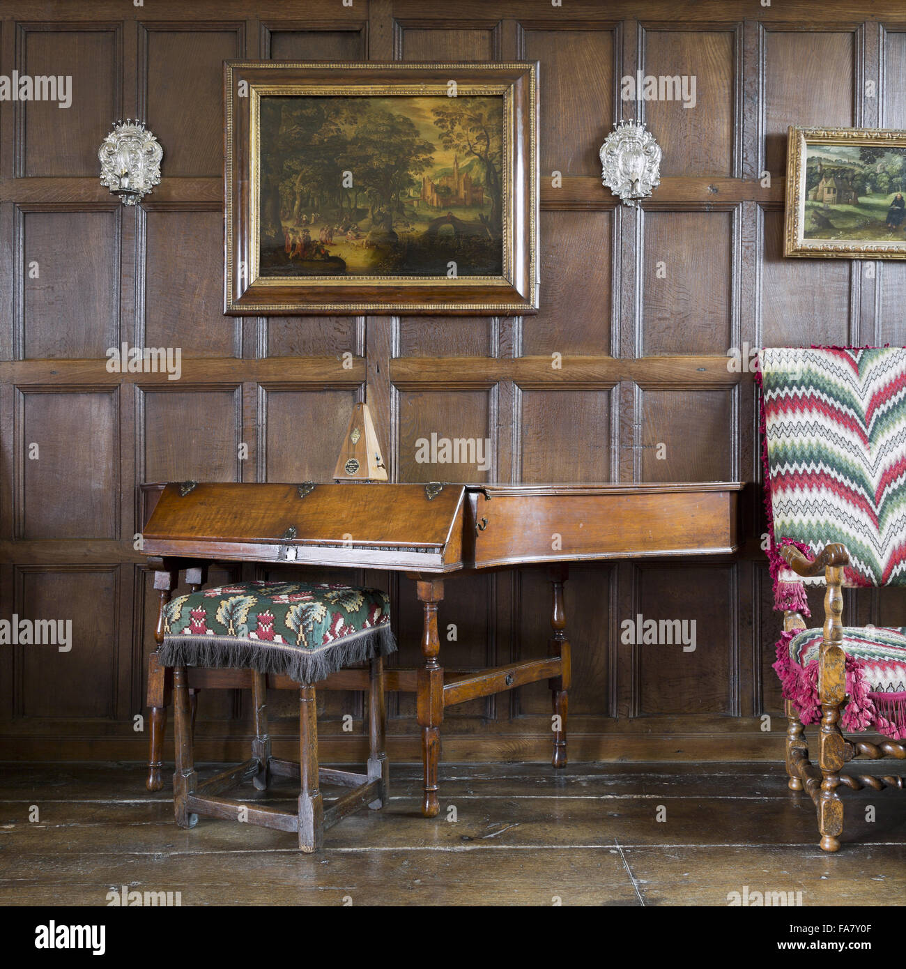 Das Spinett im Musikzimmer, Westwood Manor, Wiltshire. Stockfoto