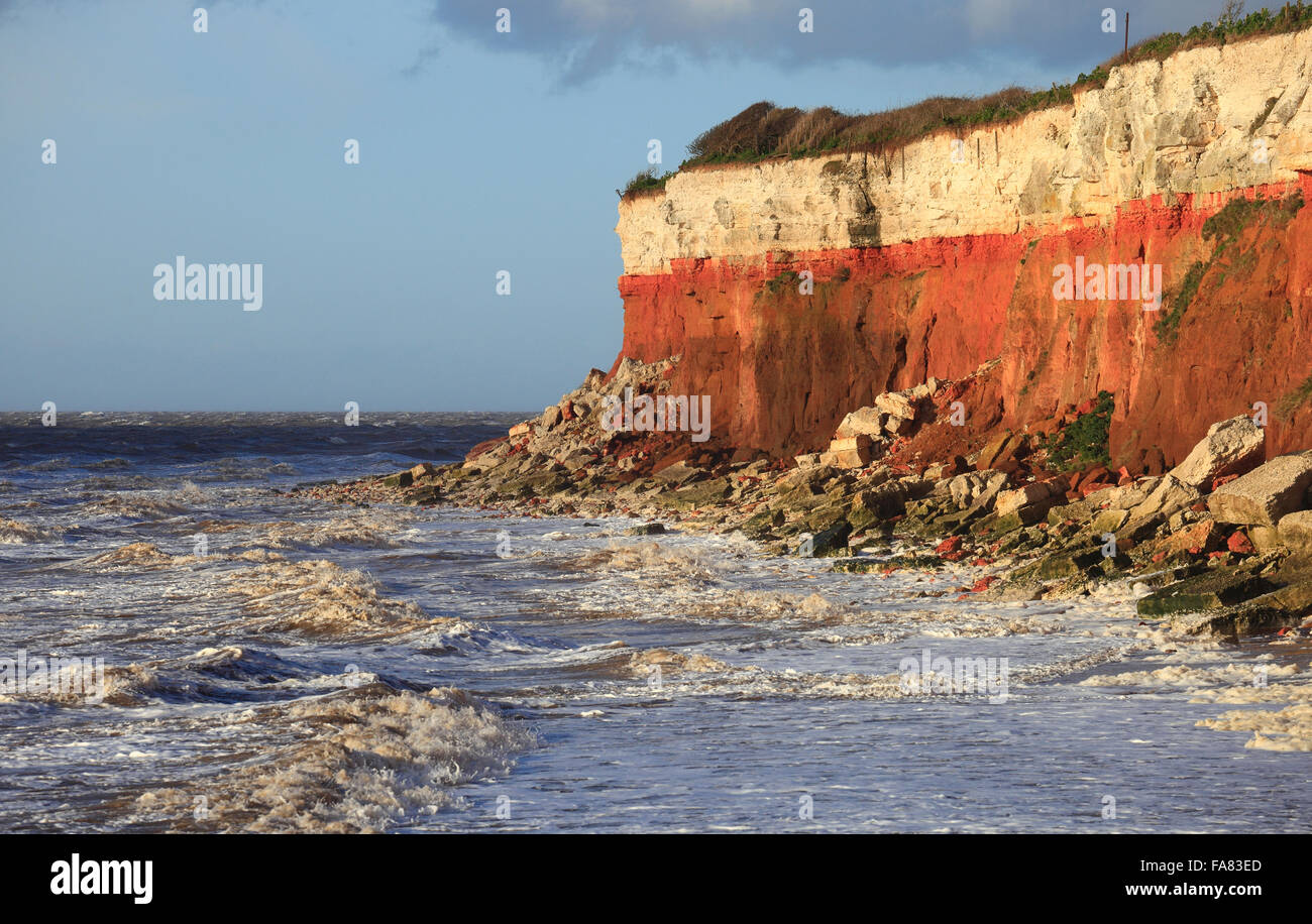 Klippen am Hunstanton an der Küste von Norfolk. Stockfoto