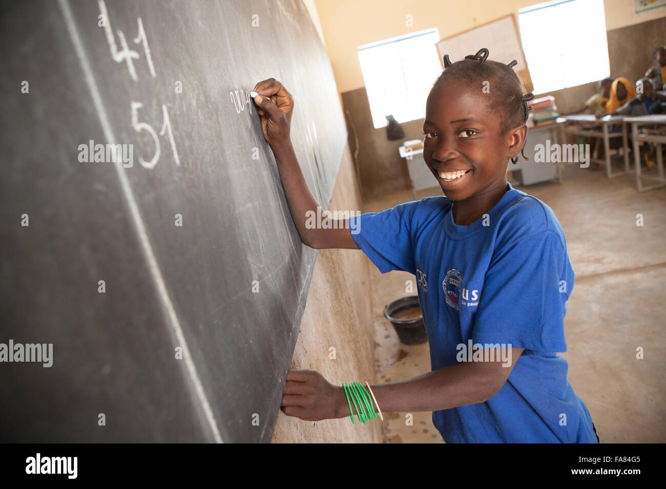 Die Studierenden lernen in Kouka Primary School in Kouka Abteilung, Burkina Faso. Stockfoto