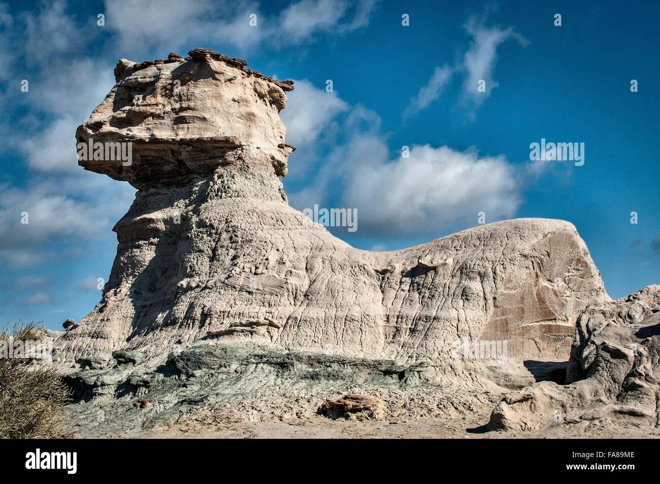 Niedrigen Winkel Aussicht Sphynx Katze Felsformation, Valle De La Luna, Provinz San Juan, Argentinien Stockfoto