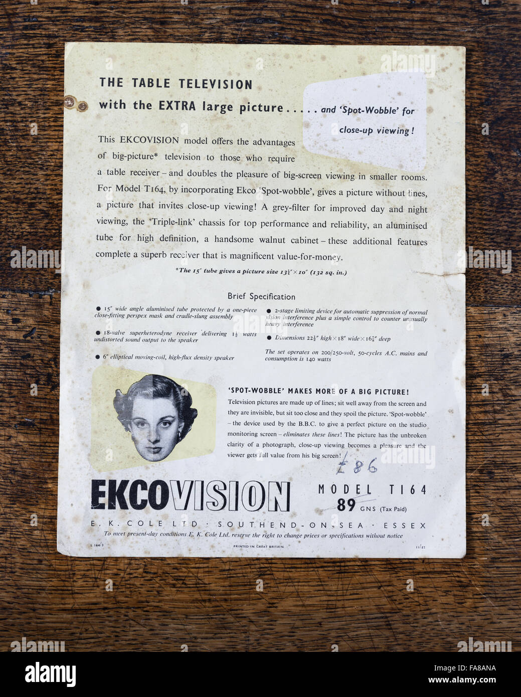 Broschüre für eine TV-Ekcovision "Spot-wackeln" festgelegt, der 1950er Jahre aus den Sammlungen bei Nymans, West Sussex. Spot-Wobble TV-Bildschirm-Technologie produziert eine glattere, klarere Bild. Stockfoto