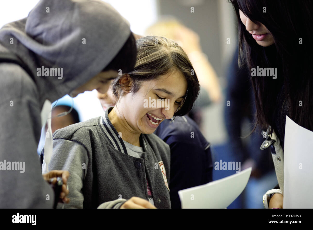 GCSE Resultate an Stretford High School, Stretford, Manchester Stockfoto