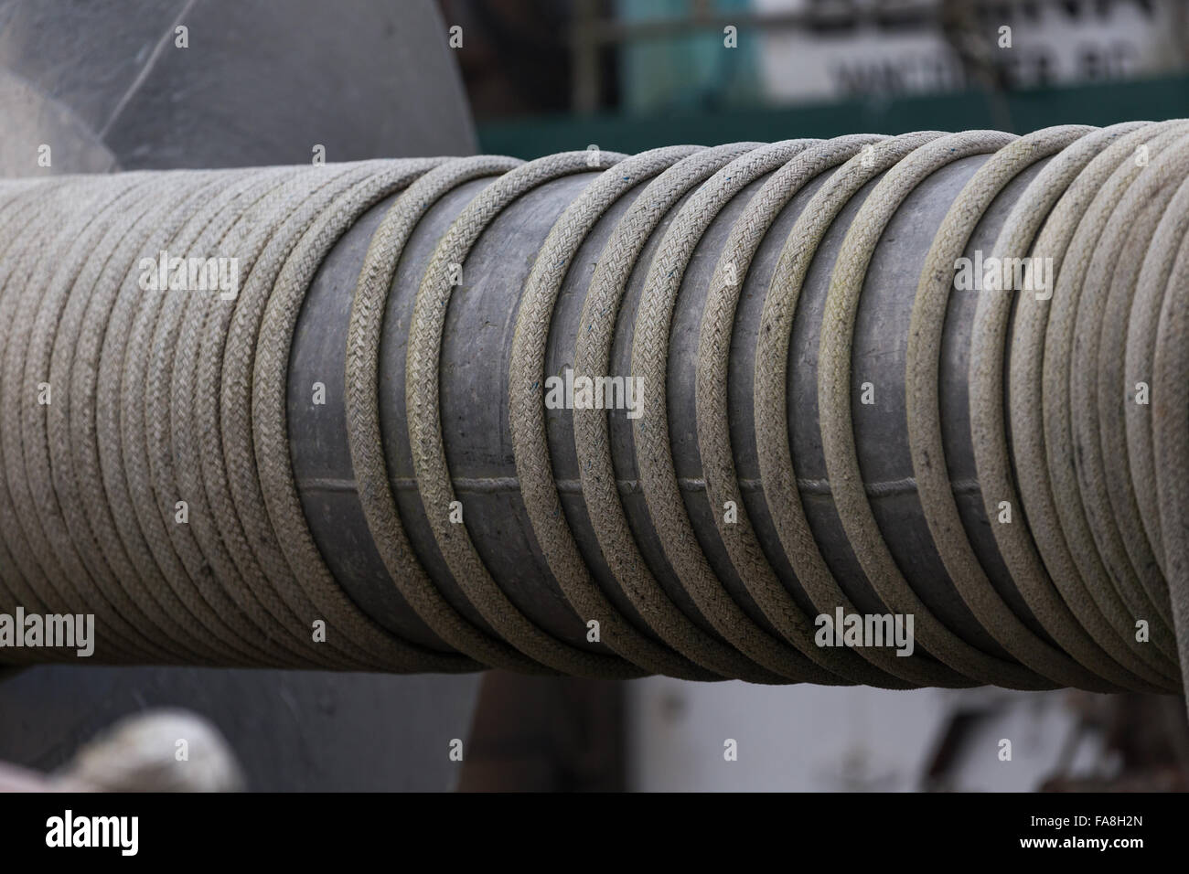 Trommel und Kabel- oder Trosse einer mechanischen Winde Stockfotografie -  Alamy