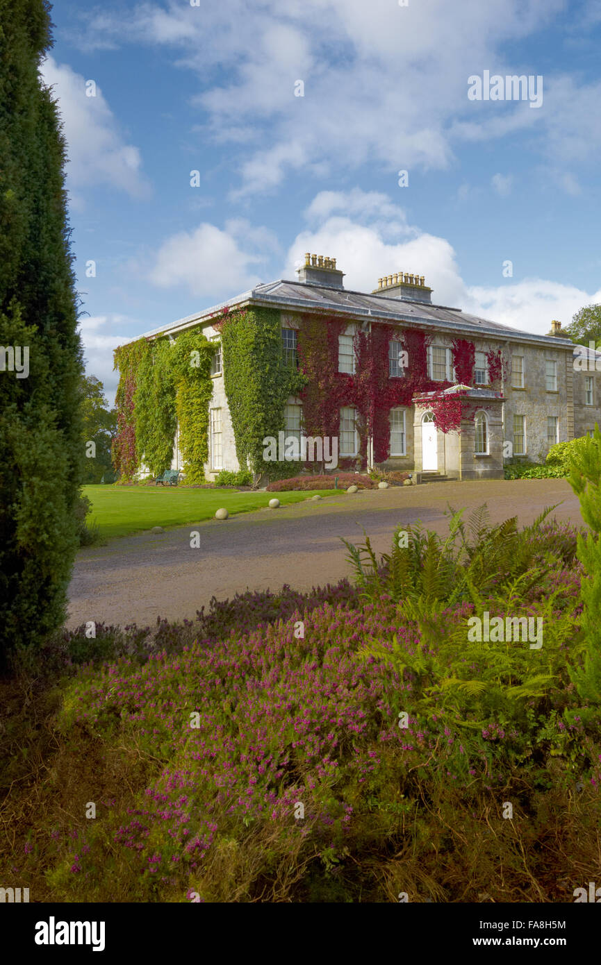 Der Süden und Osten Fronten von The Argory, County Armagh. Das Haus wurde erbaut 1820-24, und eine kleine Veranda entstand auf der Ost-front-c.1834, wenn der Haupteingang aus dem Westen verlegt wurde. Stockfoto