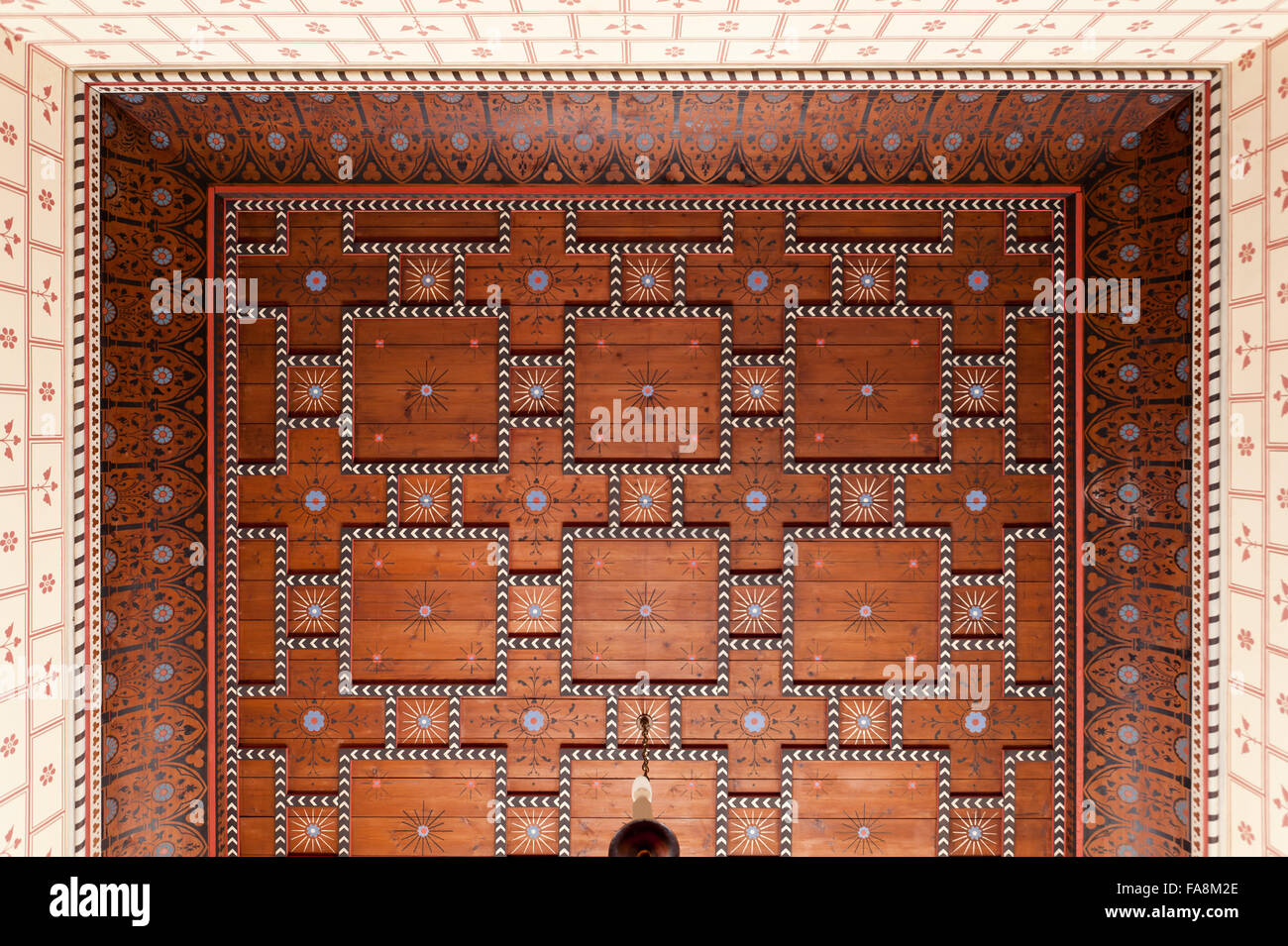 Die Decke im Herrenzimmer Knightshayes Court, Devon. Stockfoto