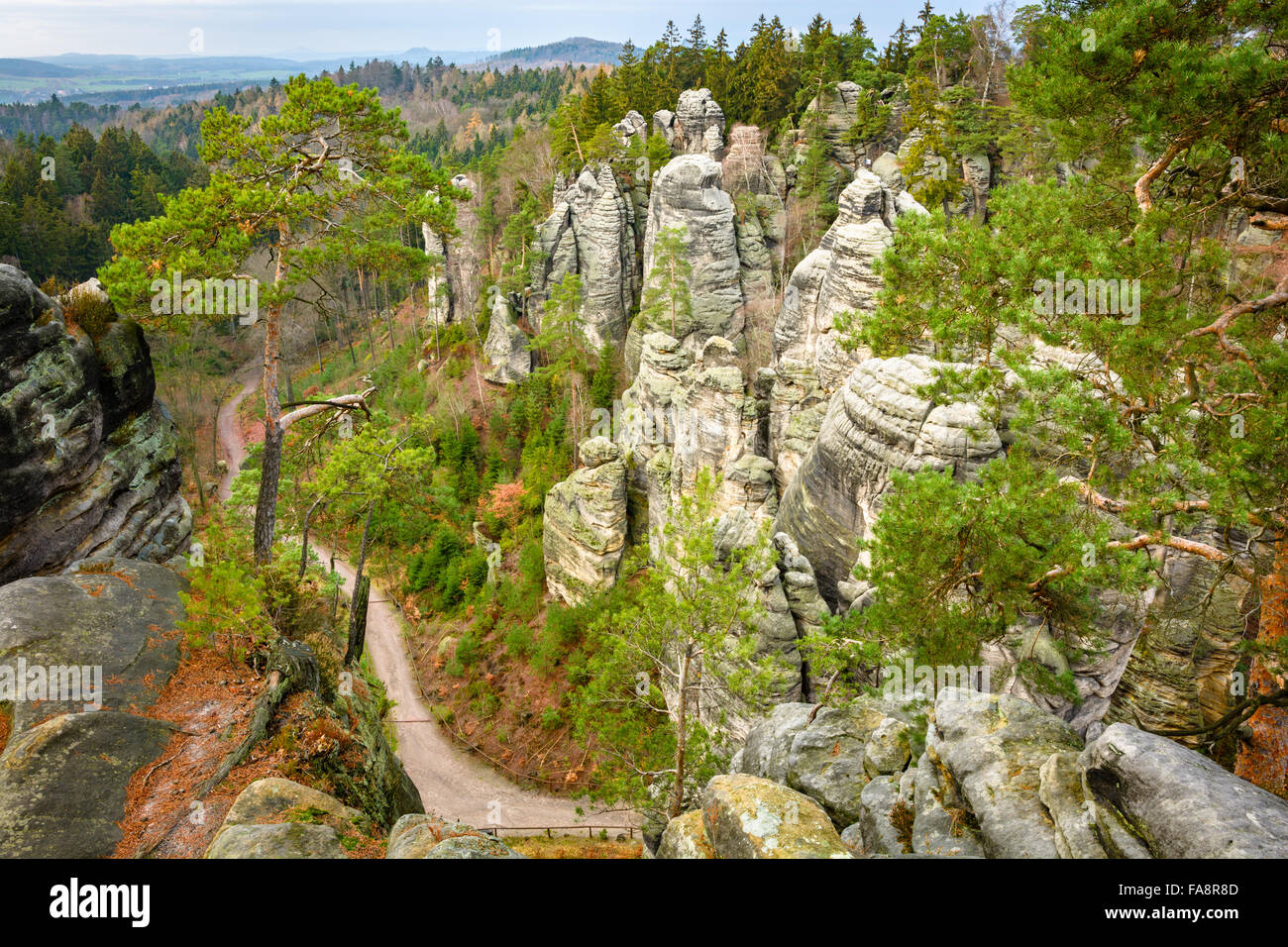 Böhmisches Paradies - Prachover Felsen Frieden Sicht. Der beliebtesten Touristenziele in Tschechien Stockfoto