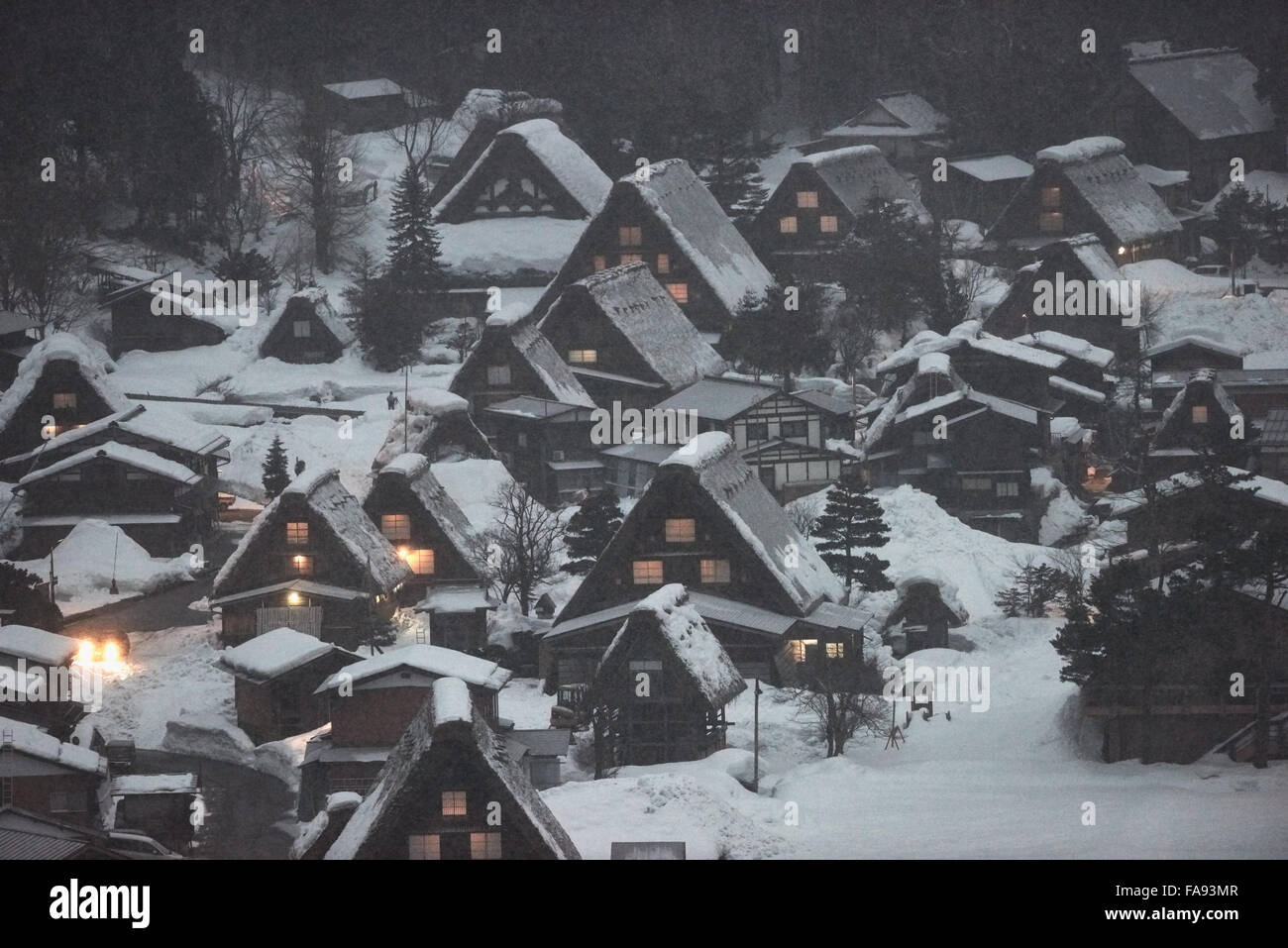 Shirakawa-Go Dorf unter dem Schnee, der Präfektur Gifu, Japan Stockfoto