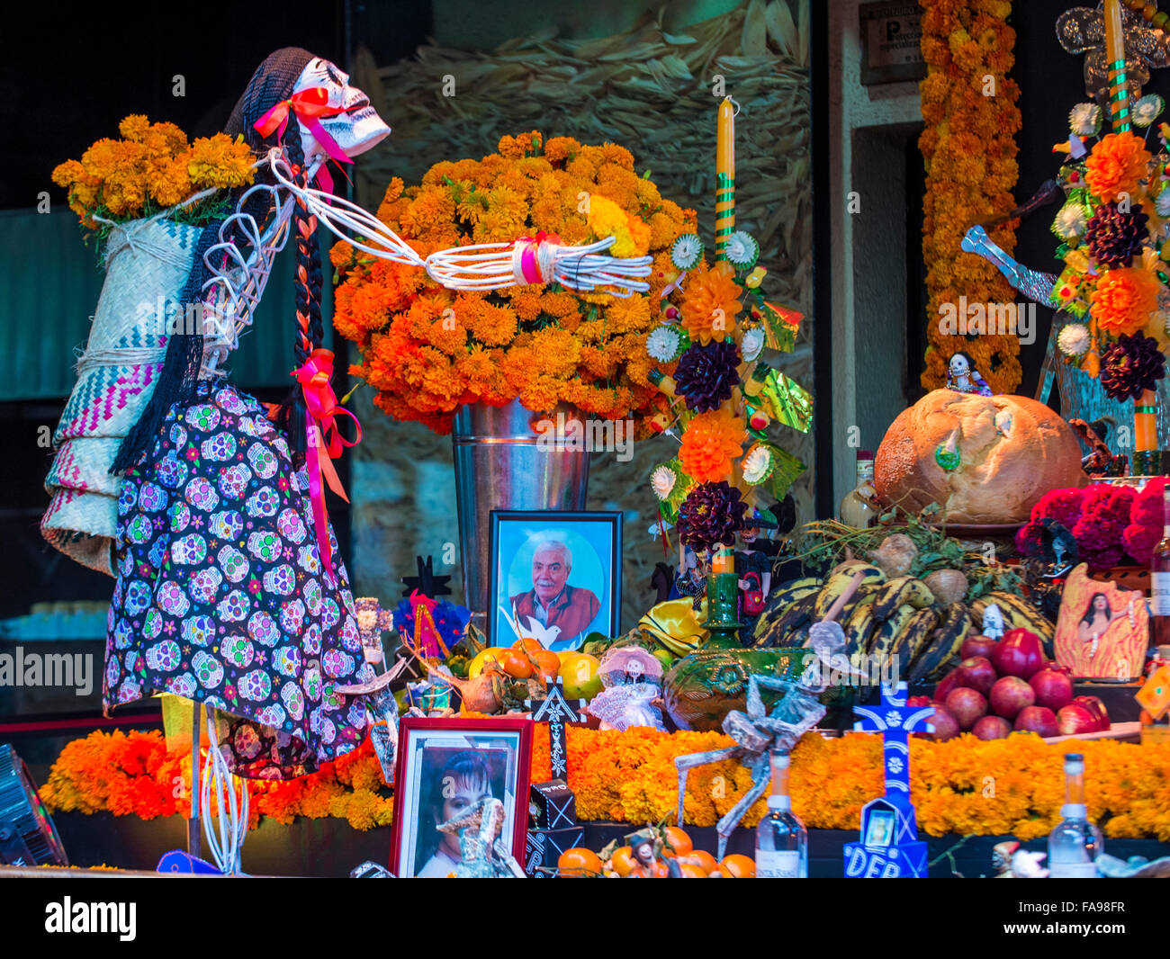 Dia De Los Muertos Altar Stockfotos und -bilder Kaufen - Alamy
