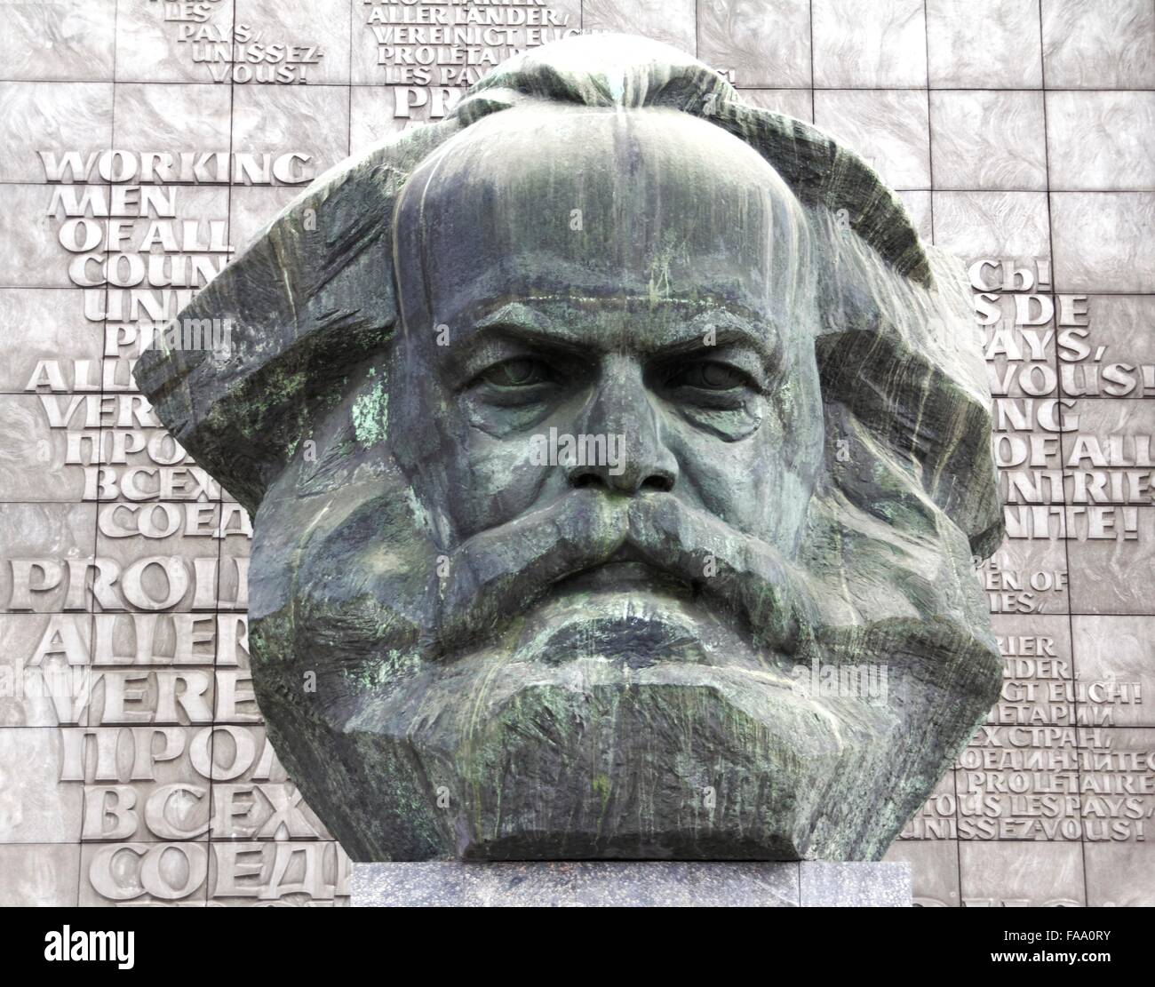 Karl Marx-Denkmal des sowjetischen Bildhauers Lew Kerbel in Chemnitz, Sachsen, Deutschland. Der Kopf ist 7m hoch, aus Bronze und errichtet Stockfoto