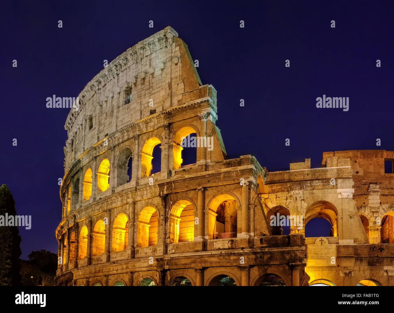 Rom Kolosseum Nacht - Rom Kolosseum bei Nacht 02 Stockfoto