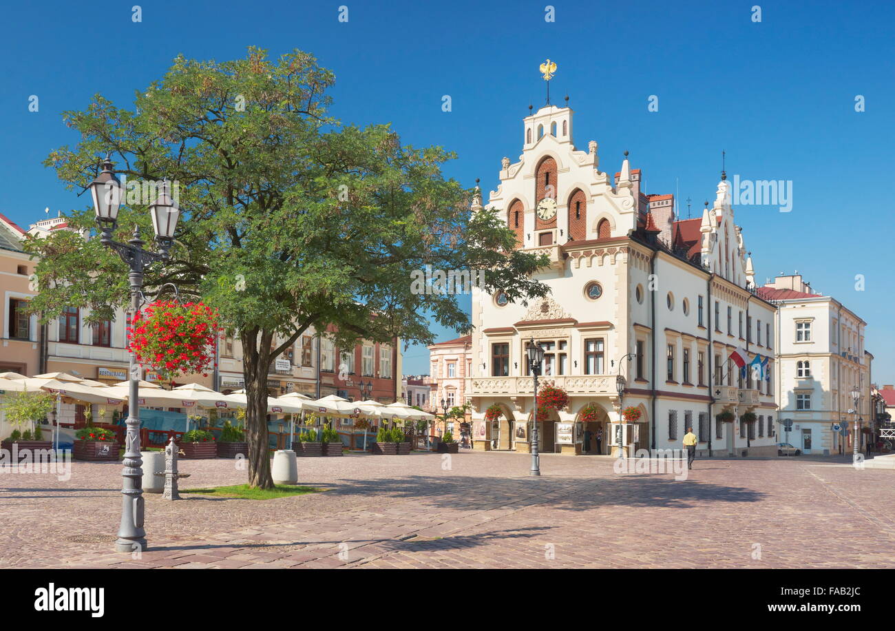 Rzeszów - historische Rathaus am Marktplatz, Polen Stockfoto