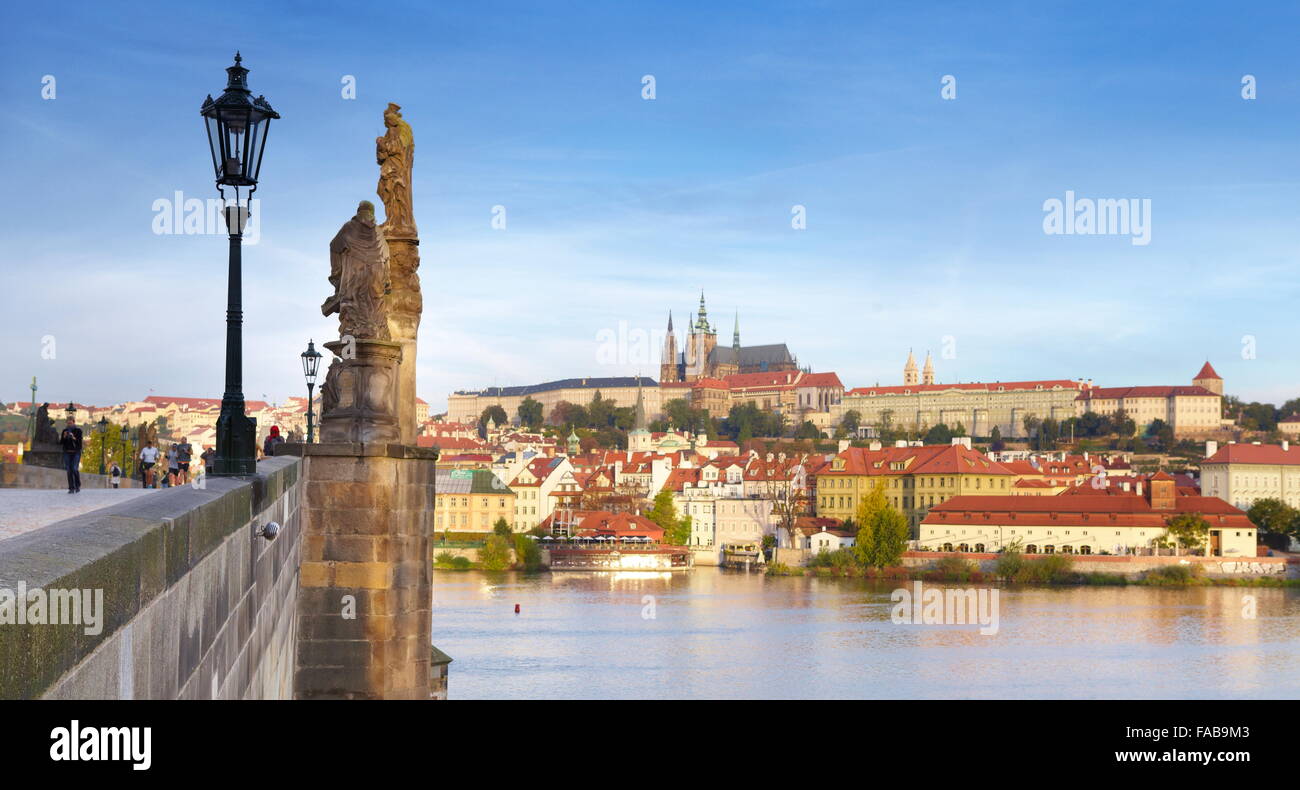 Karlsbrücke und die Prager Burg, Altstadt von Prag, Tschechische Republik, Europa Stockfoto