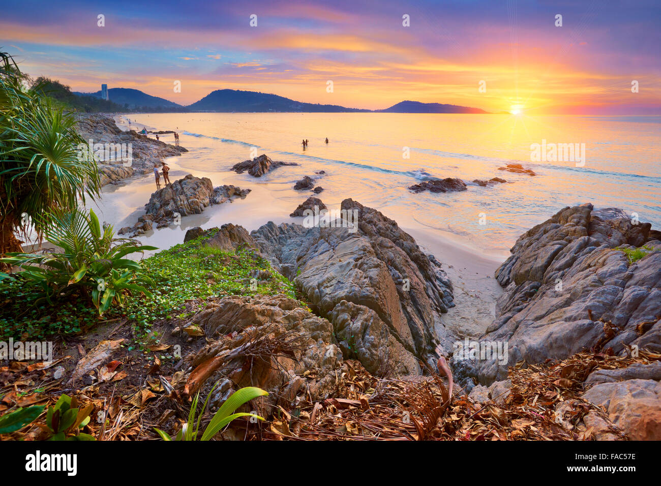Thailand - tropische Insel Phuket, Patong Beach, Sonnenuntergang Landschaft Stockfoto