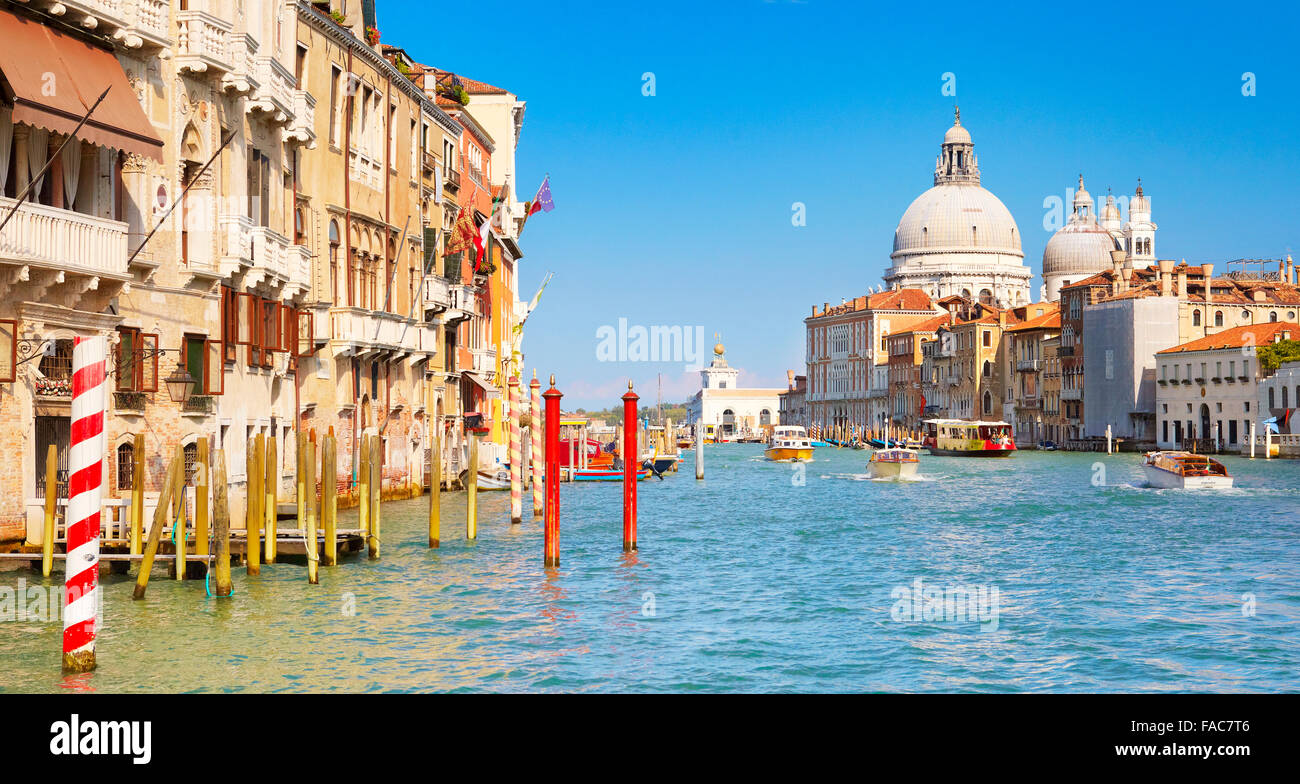 Canal Grande (Grand Canal), UNESCO, Basilica Santa Maria della Salute, Venedig, Veneto, Italien Stockfoto