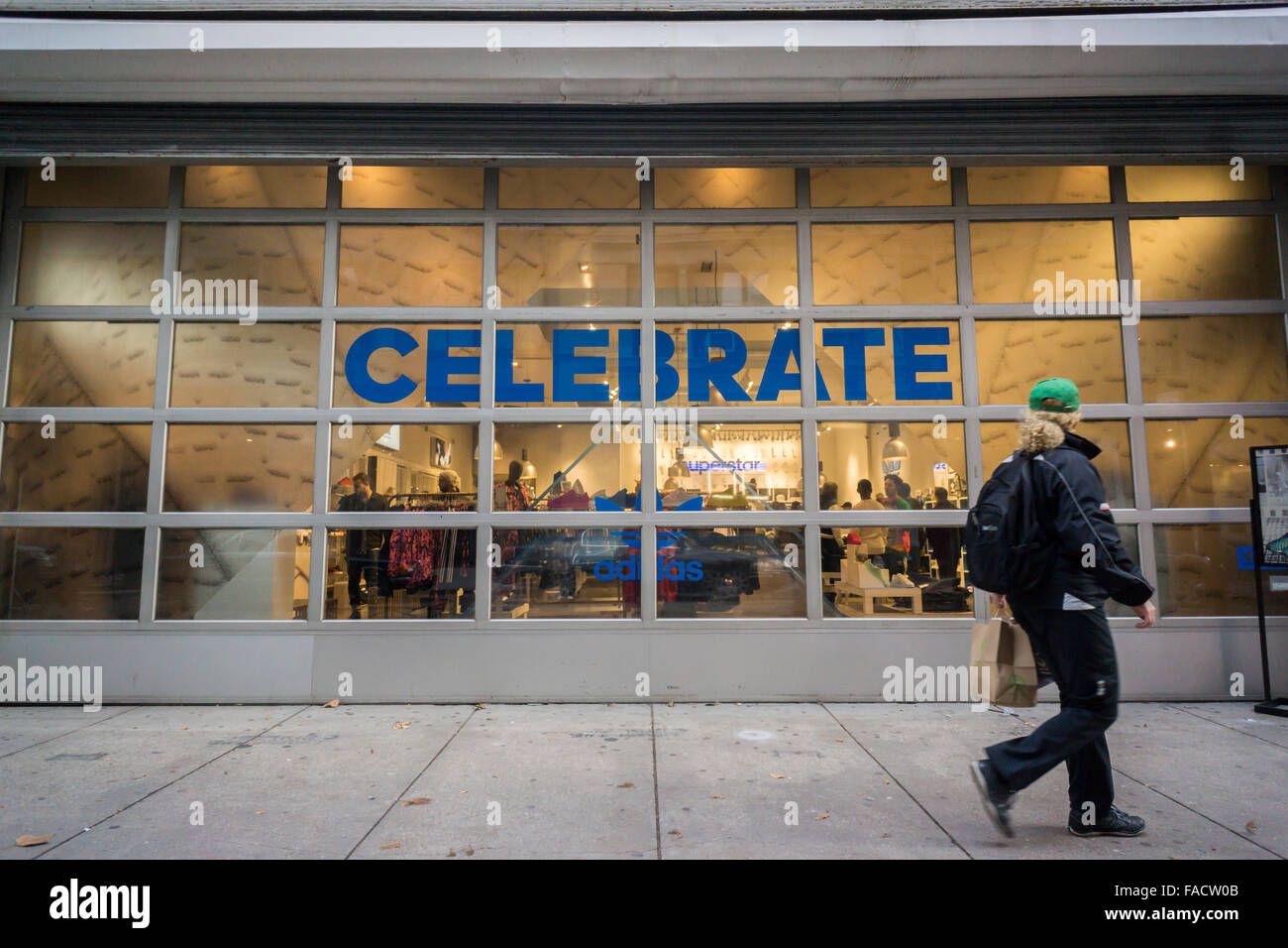 Ein Adidas Store im Stadtteil Soho von New York am Freitag, 18. Dezember 2015. (© Richard B. Levine) Stockfoto