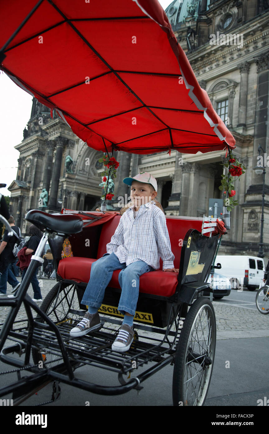 Berlin Taxi und kleine Passagier Stockfoto