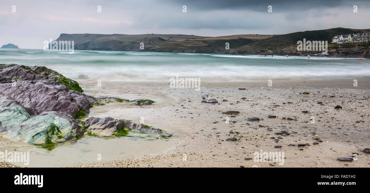 Panoramablick auf Polzeath Strand in Cornwall Stockfoto
