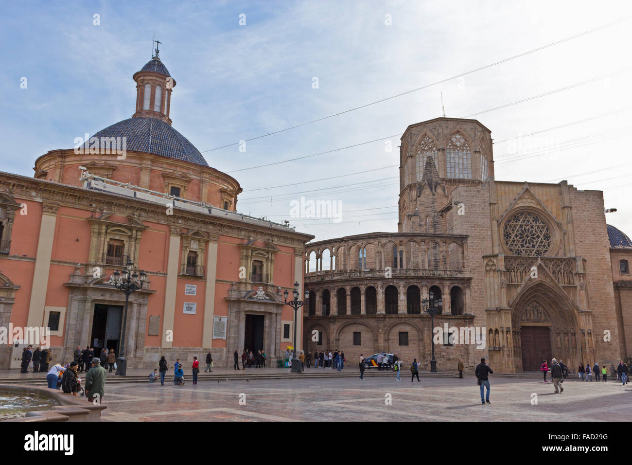 Valencia, Spanien.  Westliche Sicht von unserer lieben Frau Platz von The Metropolitan Kathedrale-Basilika Mariä Himmelfahrt Stockfoto