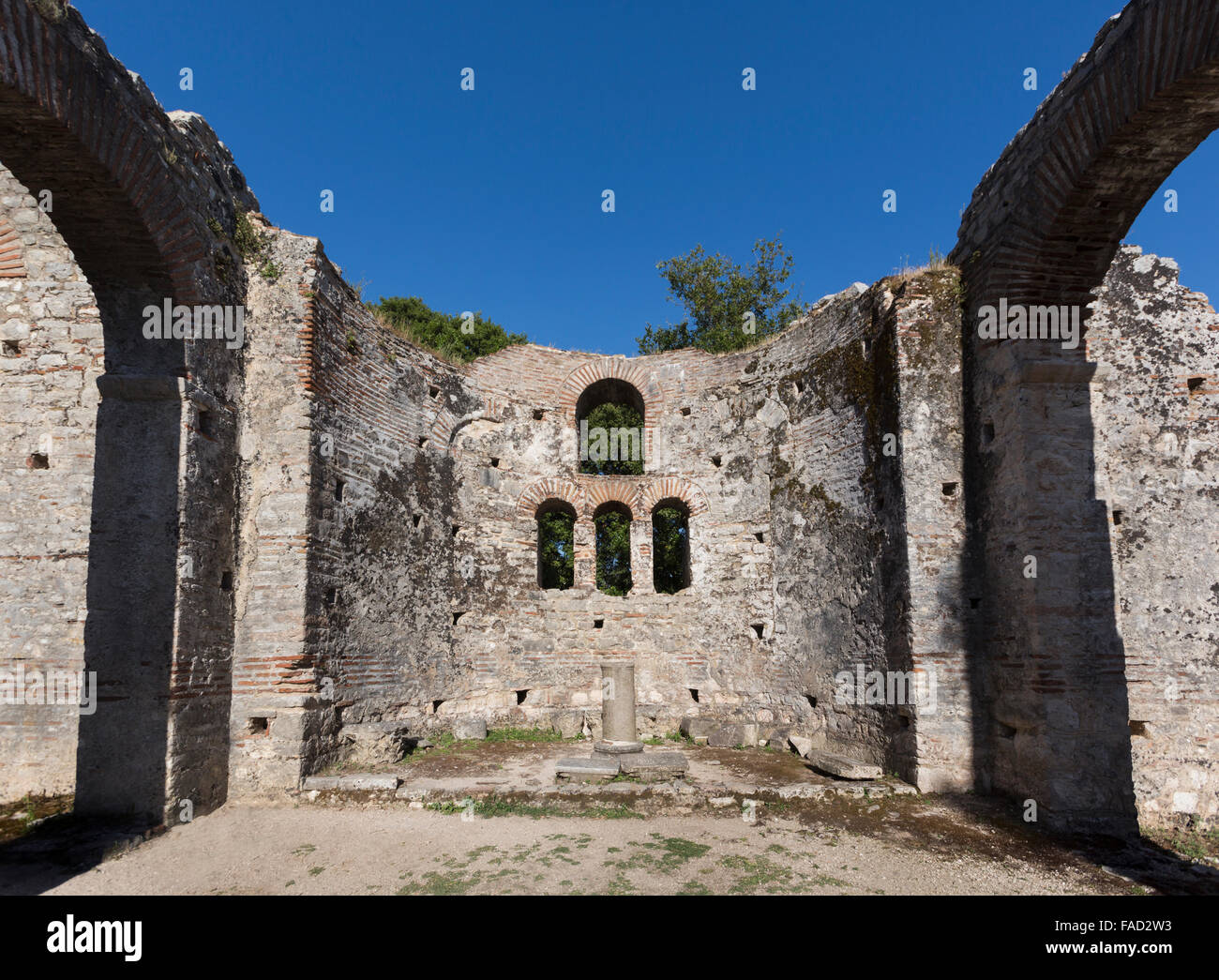 Albanien.  Butrint oder Butrint archäologische Stätte; ein UNESCO-Weltkulturerbe. Die große Basilika.  Innenraum. Stockfoto