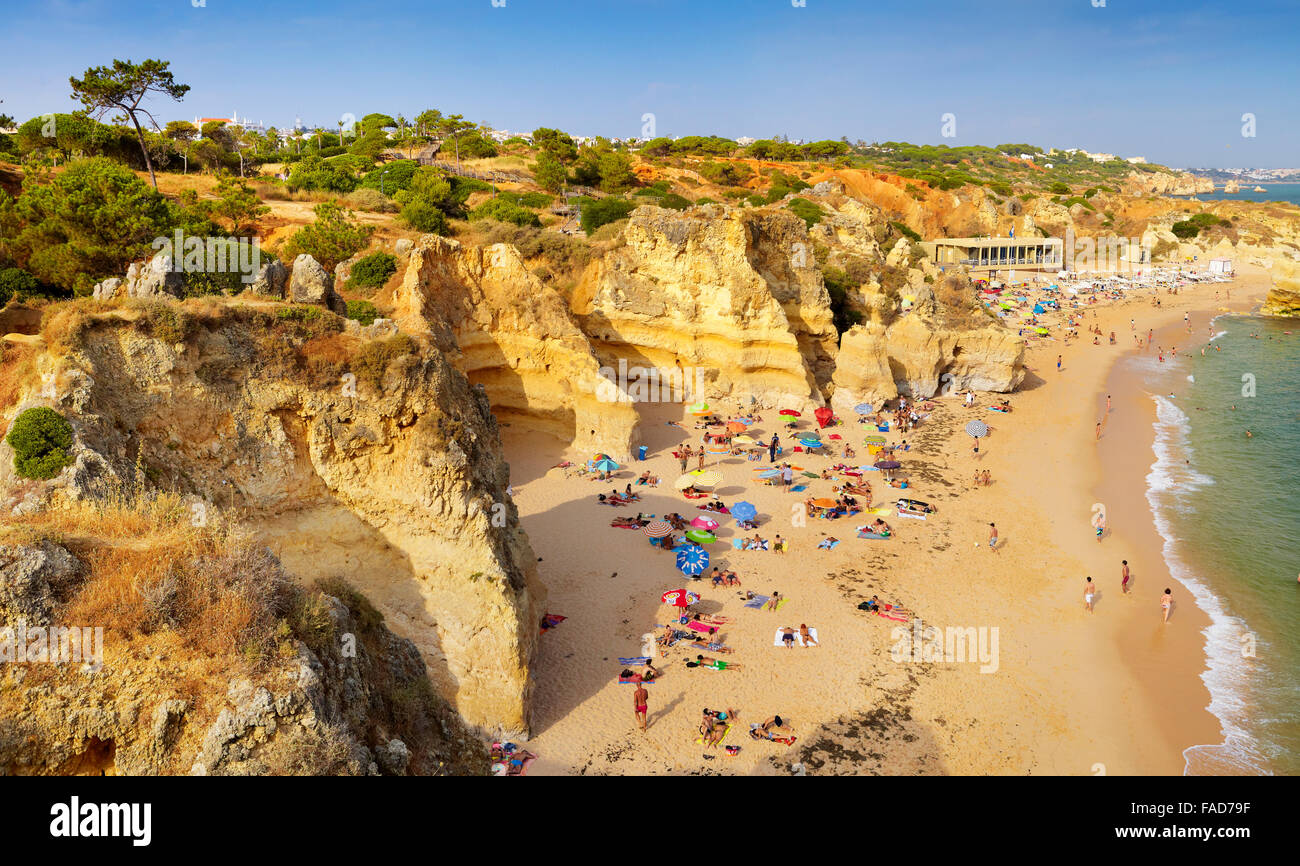Algarve-Küste in der Nähe von Albufeira, Portugal Stockfoto