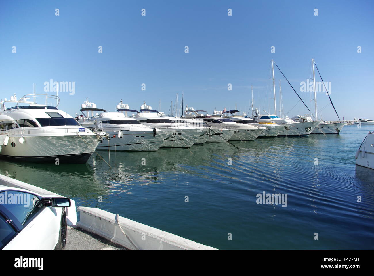 Luxus-Yachten in Puerto Banus, Marbella, Spanien. Stockfoto