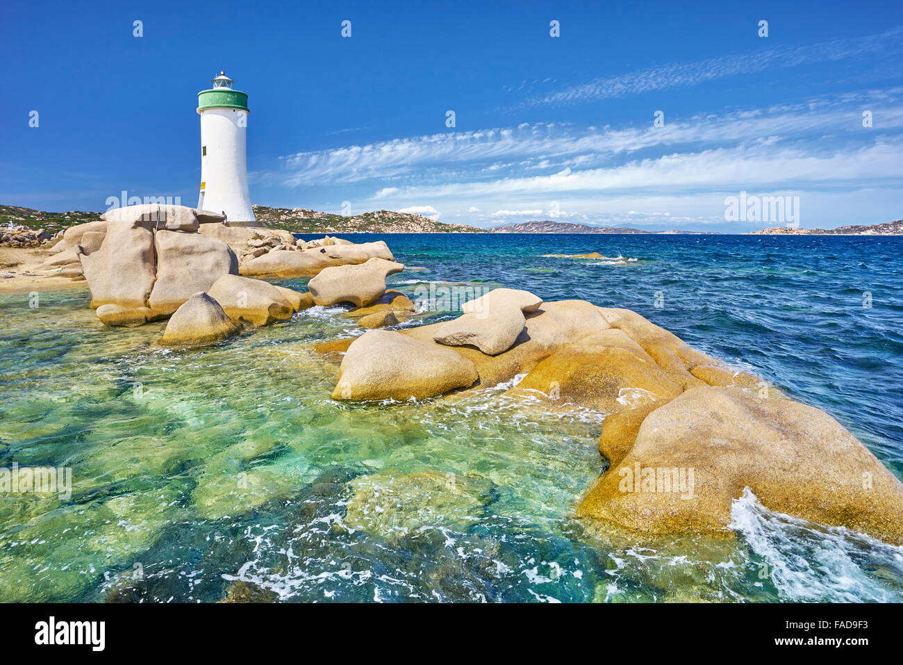 Strand und Leuchtturm von Porto Faro, Palau, Sardinien, Italien Stockfoto