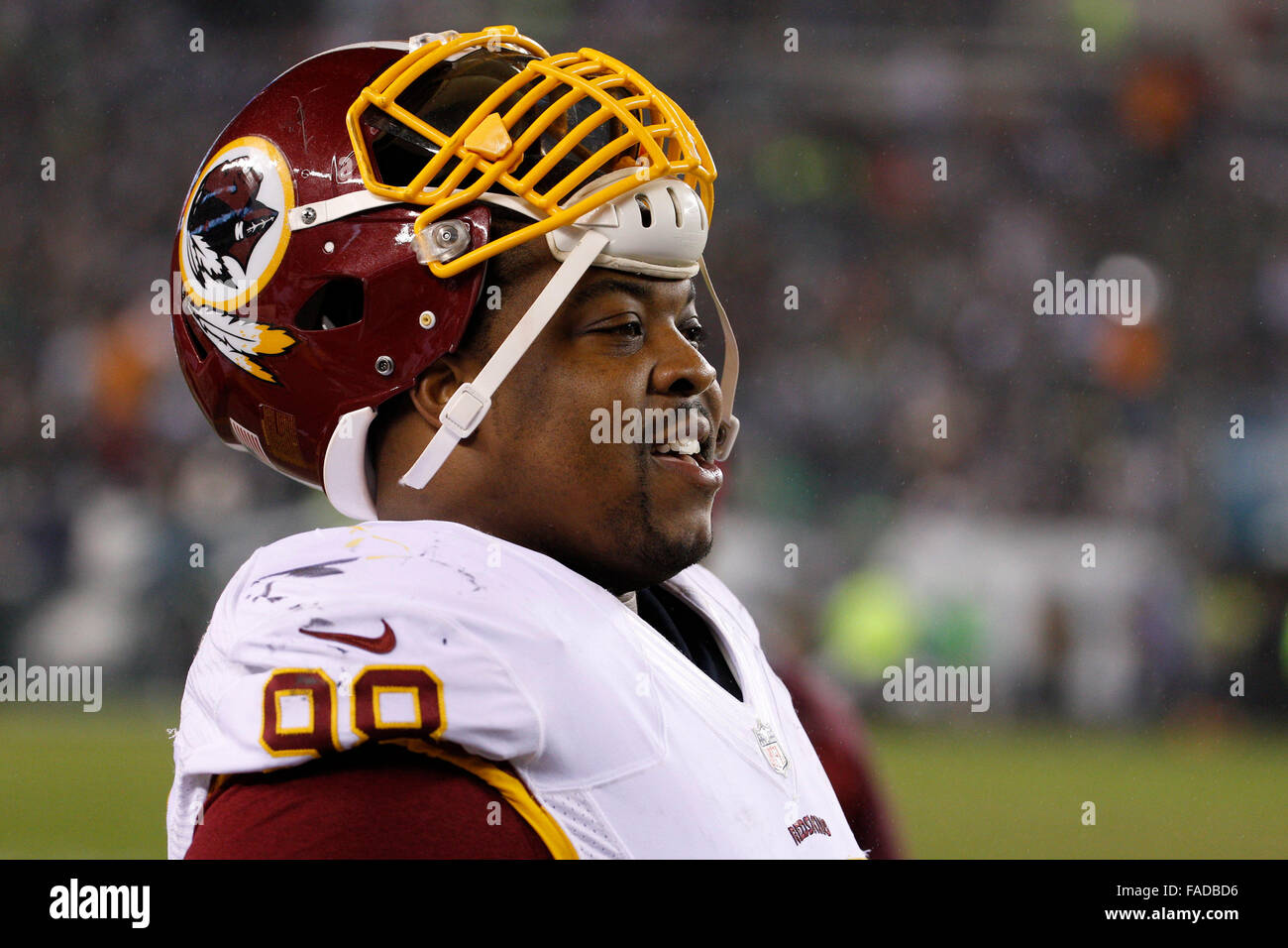 26. Dezember 2015: Washington Redskins defensive Tackle Terrance Knighton (98) blickt auf während die NFL-Spiel zwischen den Washington Redskins und die Philadelphia Eagles am Lincoln Financial Field in Philadelphia, Pennsylvania. Die Washington Redskins gewann 38-24 der NFC East zu gewinnen. Christopher Szagola/CSM Stockfoto