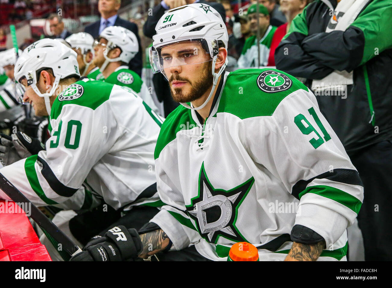 Dallas Stars center Tyler Seguin (91) während der NHL-Spiel zwischen den Dallas Stars und die Carolina Hurricanes in der PNC-Arena. Stockfoto